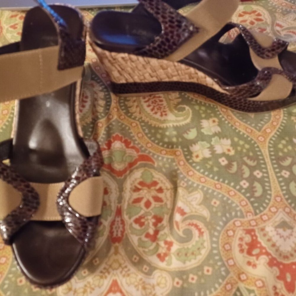 Aquatalia by Marvin K 9 Brown Tan Italian Wedge Sandals Heels Shoes Italy